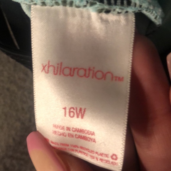 Tank bathing suit top - Picture 3 of 3